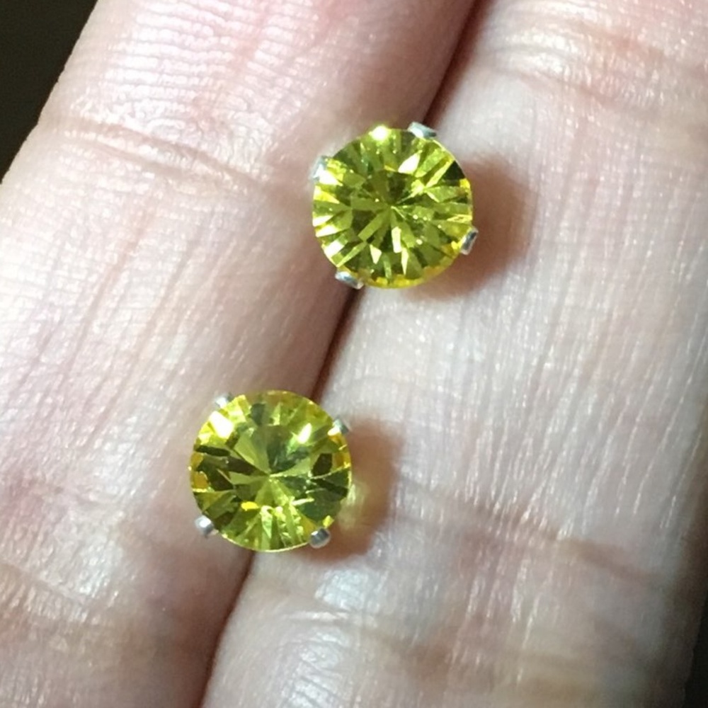 3/$25 ** Swarovski Elements Crystal Stud Earrings